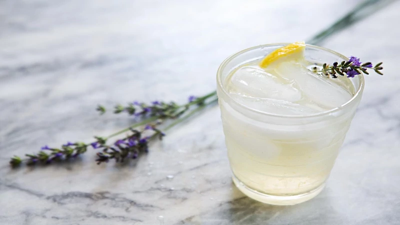 Sparkling-Lavender-Lemonade